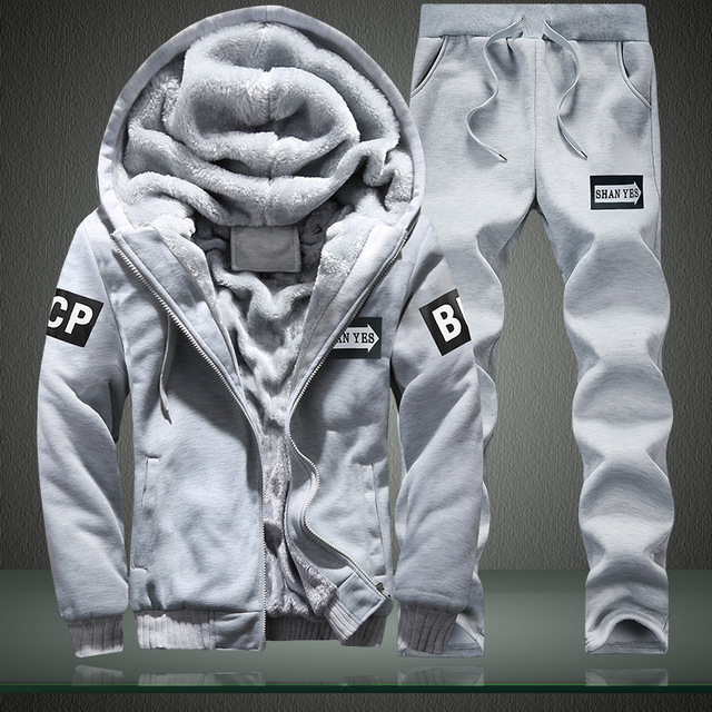 2021 new winter men&apos;s wear thickened and velveted warm sweatsuit sportswear