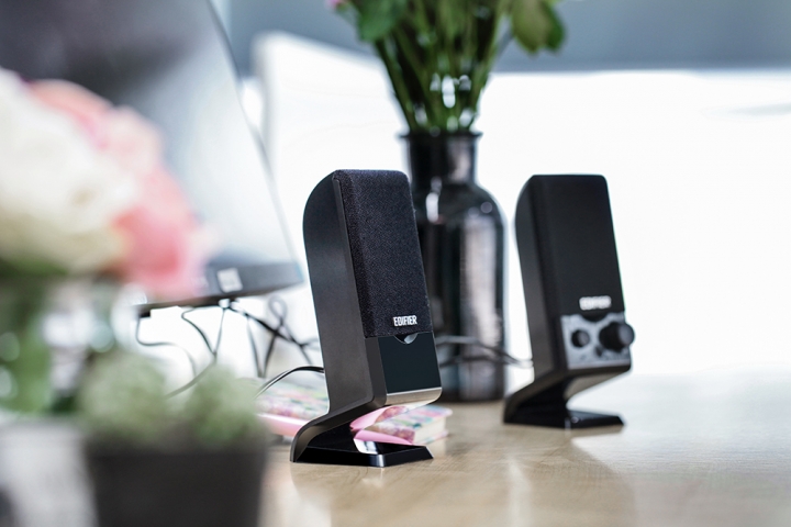 magnetic force computer support stereo USB power supply for easy desktop portable speakers