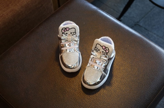New Children Shoes Spring Rhinestone LED Shoes Girls Princess Cute Shoes With Light casual shoes