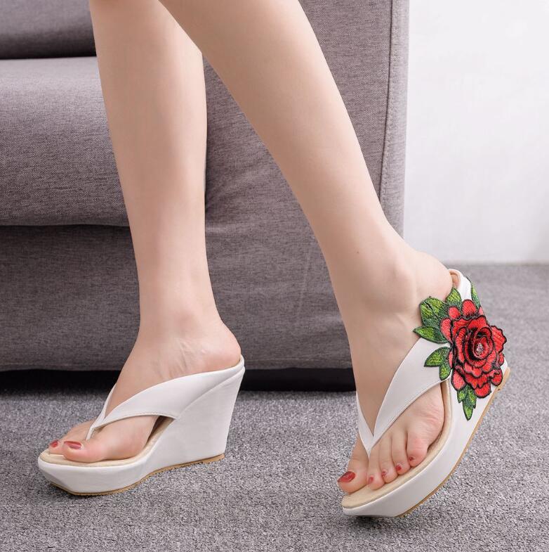 2020 Women Platform Wedge Sandals Herringbone Flip-Flop Slippers White Flower Embroidered Slippers