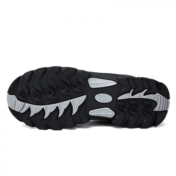 Men Climbing Shoes Fashion Winter/Spring Waterproof Hiking Boots Couple Non-slip Leather Shoes
