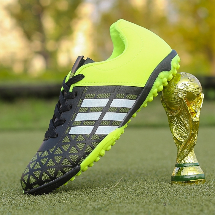 Children Adult Spikes Football Shoes Men Training Soccer Boost Shoes Non-slip Wearable Sneakers
