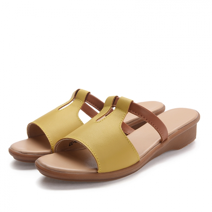 Women Leather Sandals Fashion Genuine Leather Shoes Breathable Sandals Comfortable Beach Slippers