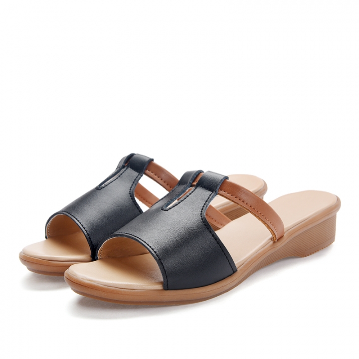 Women Leather Sandals Fashion Genuine Leather Shoes Breathable Sandals Comfortable Beach Slippers