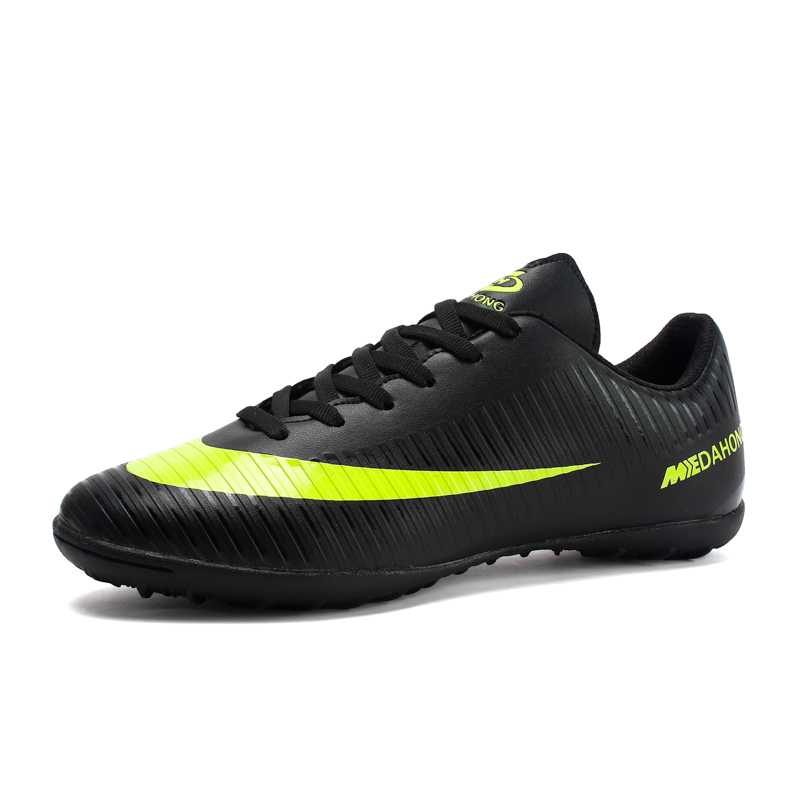 Men Outdoor Breathable Soft Football Shoes Plus Size Kids Comfortable Professional Soccer Shoes