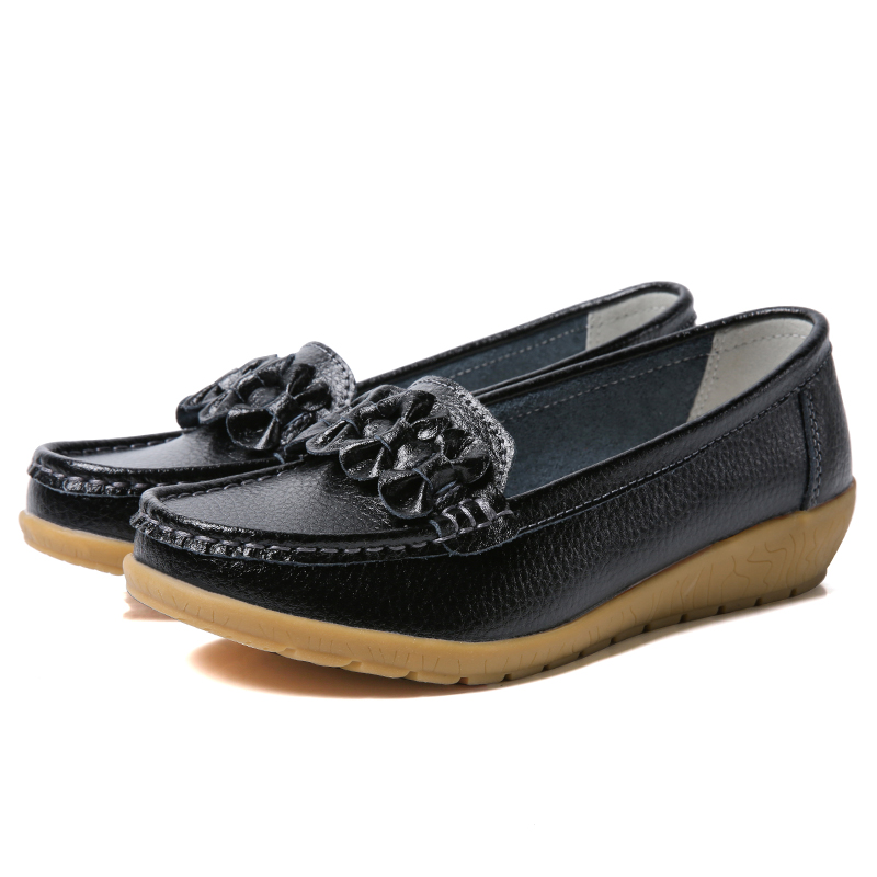 Women Soft Leather Sandals Breathable Leisure Work Shoes Plus Size Lady Peas Shoes
