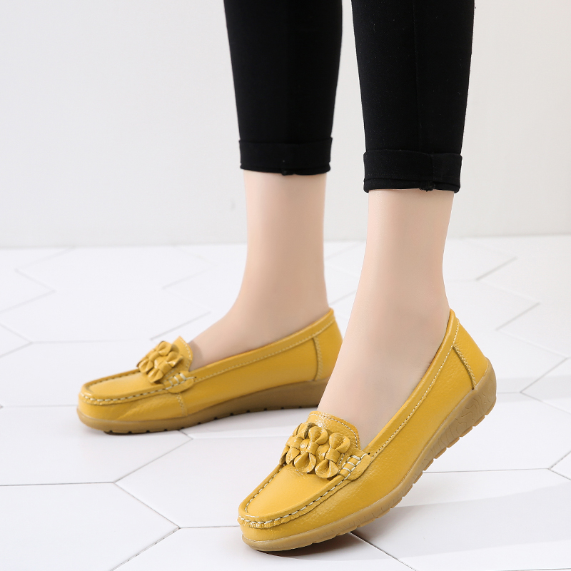 Women Soft Leather Sandals Breathable Leisure Work Shoes Plus Size Lady Peas Shoes