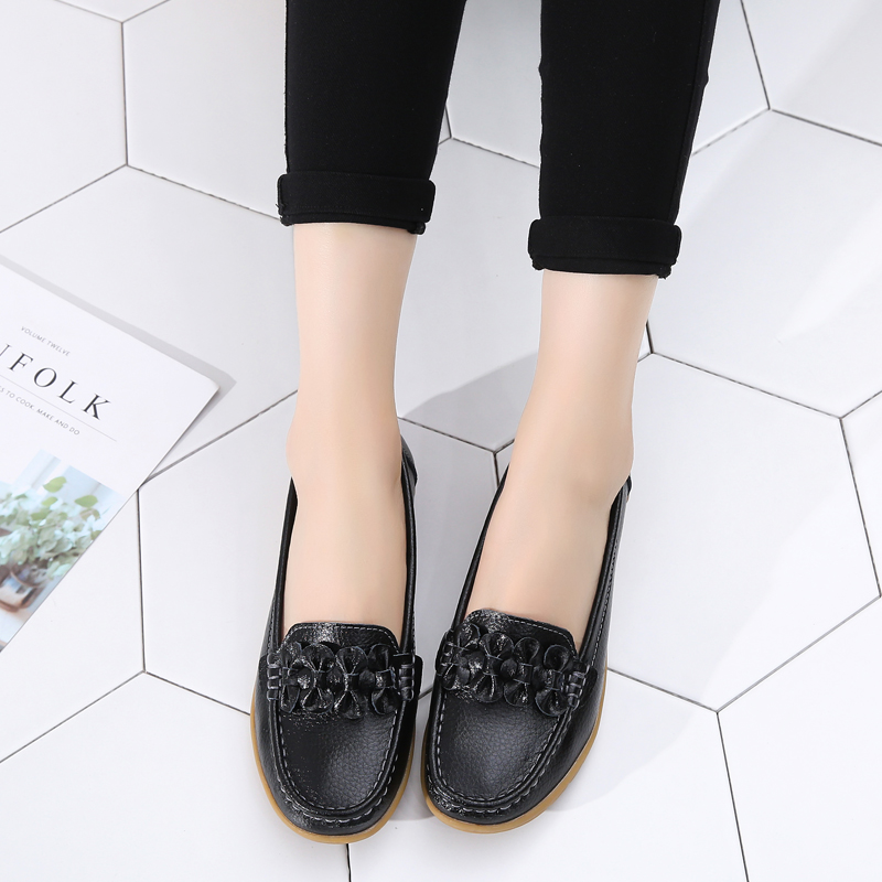 Women Soft Leather Sandals Breathable Leisure Work Shoes Plus Size Lady Peas Shoes