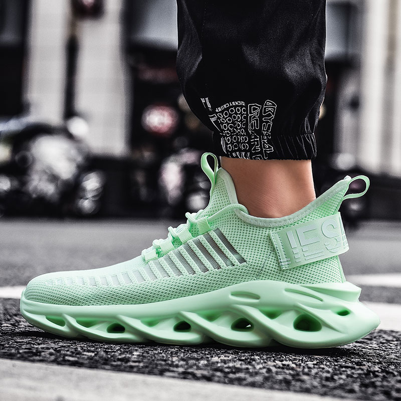 Fashion Men Sport Shoes Breathable Mesh Running Shoes Non-slip Lightweight Sneakers Plus Size Shoes