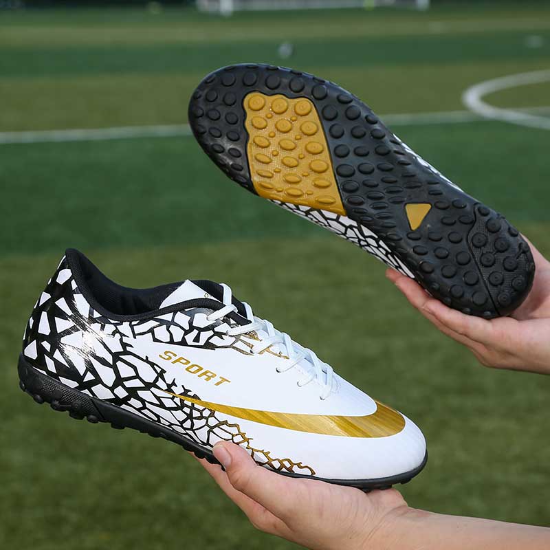 Men Professional Non-slip Spike Football Shoes Women Sport Shoes Breathable Short Nails Soccer Shoes