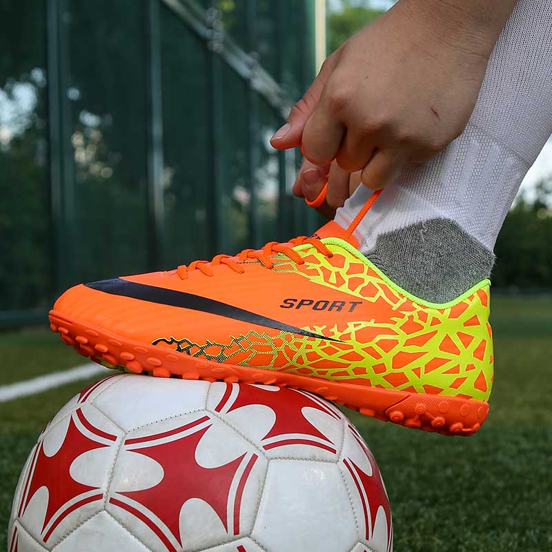 Men Professional Non-slip Spike Football Shoes Women Sport Shoes Breathable Short Nails Soccer Shoes