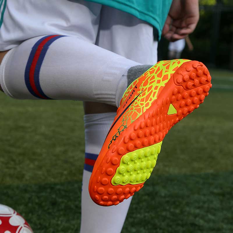 Men Professional Non-slip Spike Football Shoes Women Sport Shoes Breathable Short Nails Soccer Shoes