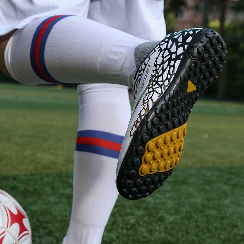 Men Professional Non-slip Spike Football Shoes Women Sport Shoes Breathable Short Nails Soccer Shoes