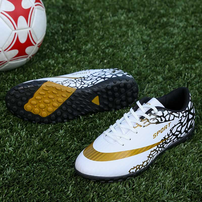 Men Professional Non-slip Spike Football Shoes Women Sport Shoes Breathable Short Nails Soccer Shoes
