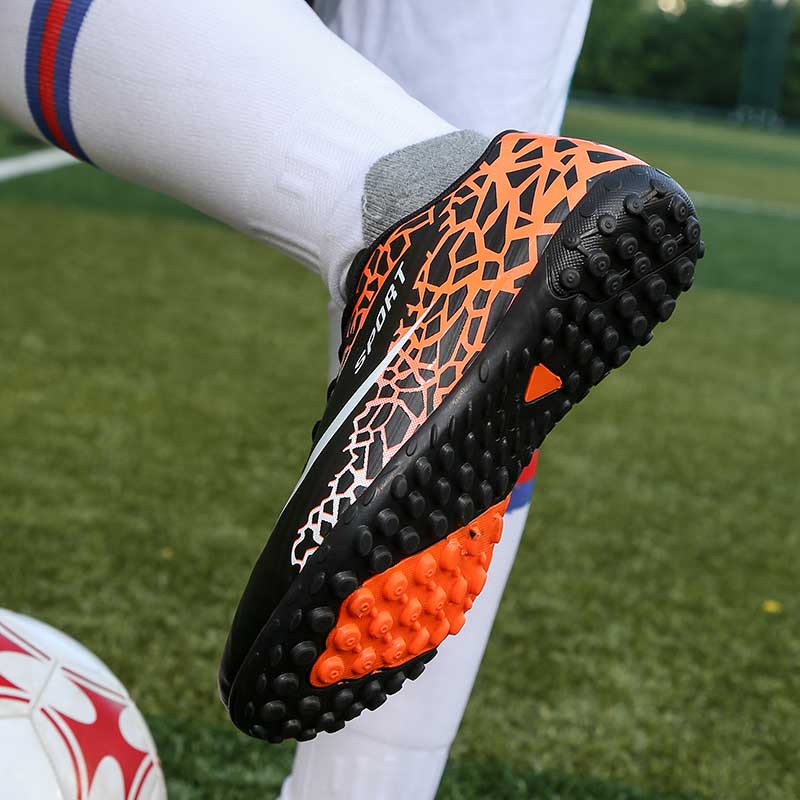 Men Professional Non-slip Spike Football Shoes Women Sport Shoes Breathable Short Nails Soccer Shoes