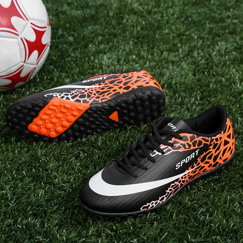 Men Professional Non-slip Spike Football Shoes Women Sport Shoes Breathable Short Nails Soccer Shoes
