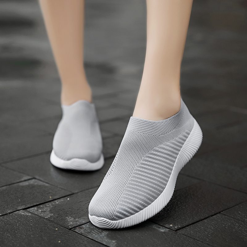 Women Breathable Mesh Sport Shoes Plus Size Casual Non-slip Running Shoes Slip-on Light Sneakers