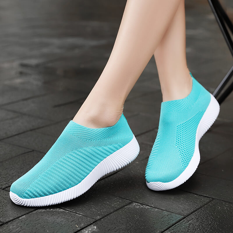 Women Breathable Mesh Sport Shoes Plus Size Casual Non-slip Running Shoes Slip-on Light Sneakers