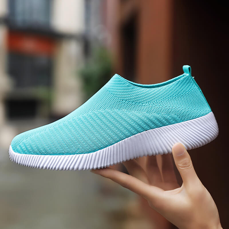 Women Breathable Mesh Sport Shoes Plus Size Casual Non-slip Running Shoes Slip-on Light Sneakers