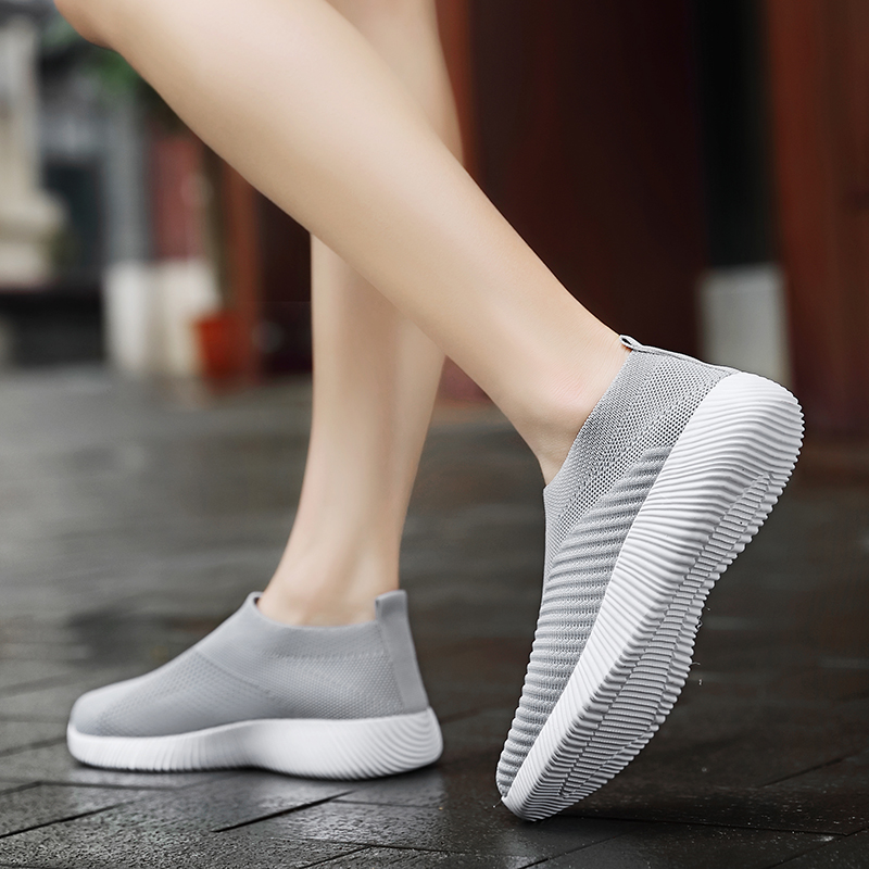 Women Breathable Mesh Sport Shoes Plus Size Casual Non-slip Running Shoes Slip-on Light Sneakers