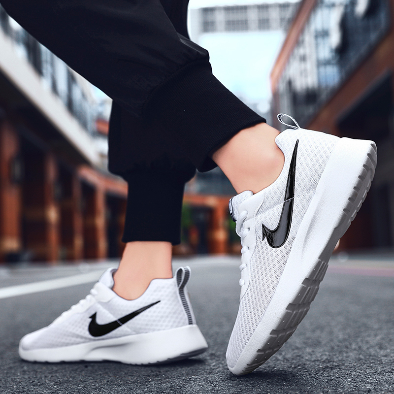 Men Breathable Mesh Sport Shoes Women Casual Light Running Shoes Couple Plus Size Soft Sneakers