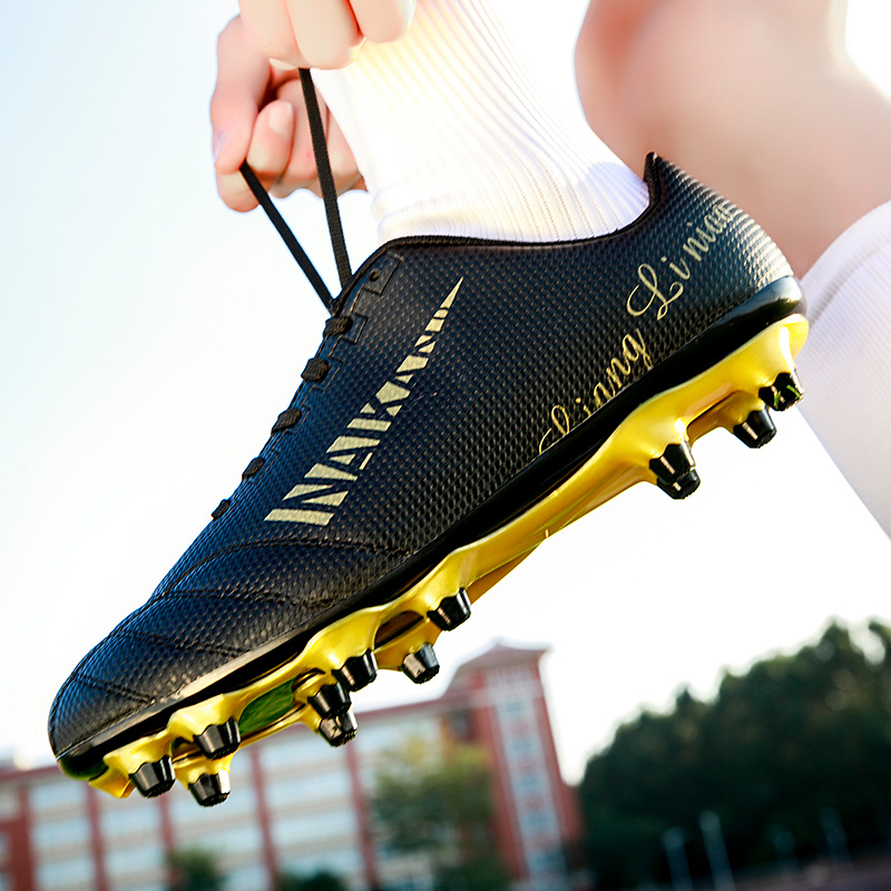Men Fashion Non-slip Spike Football Boots Kids Breathable Sport Shoes Women Broken Nail Soccer Shoes