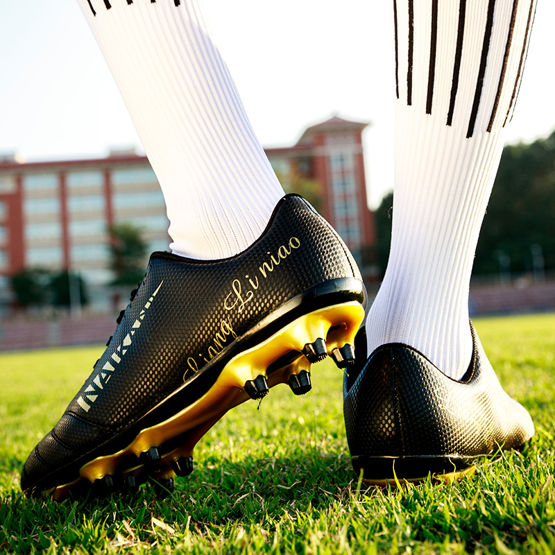 Men Fashion Non-slip Spike Football Boots Kids Breathable Sport Shoes Women Broken Nail Soccer Shoes