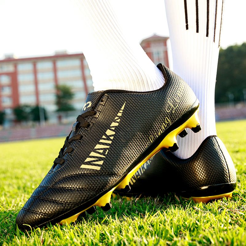 Men Fashion Non-slip Spike Football Boots Kids Breathable Sport Shoes Women Broken Nail Soccer Shoes
