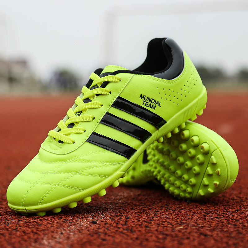 Men Breathable Broken Nail Football Boots Plus Size Kids and Women Comfortable Outdoor Soccer Shoes