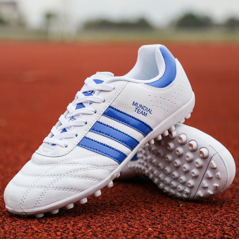 Men Breathable Broken Nail Football Boots Plus Size Kids and Women Comfortable Outdoor Soccer Shoes