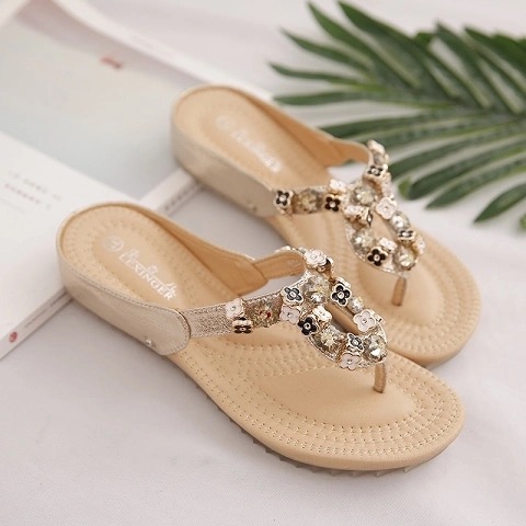 PNR 2020 new fashion women&apos;s sandals outdoor soft bottom comfortable beach shoes ladies casual shoes