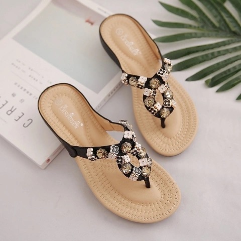 PNR 2020 new fashion women&apos;s sandals outdoor soft bottom comfortable beach shoes ladies casual shoes