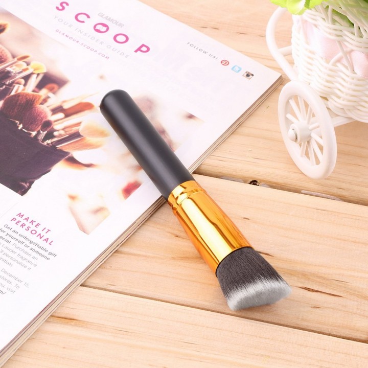 Cosmetic Angled Flat Top Brush Face Makeup Blusher Powder Foundation Tool