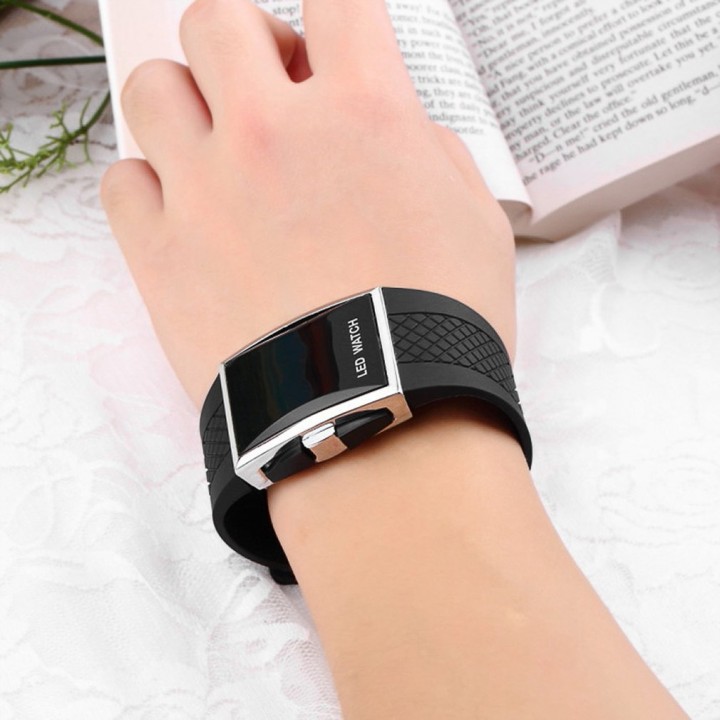 Unisex Sport Digital LED Wrist Watch Day Date Silicone Belt Boys Girls Kid