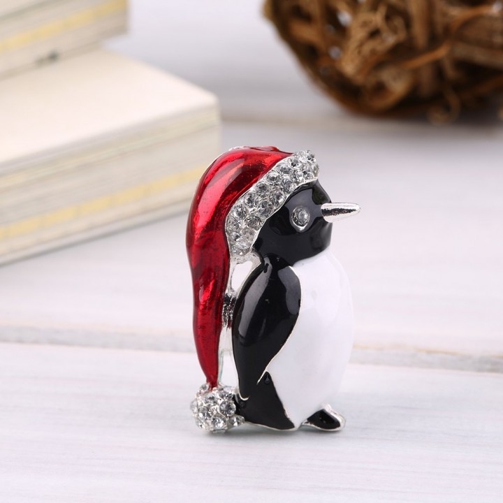 Christmas Rhinestone Cute Penguin Brooch Pin Xmas Gift Party Decoration