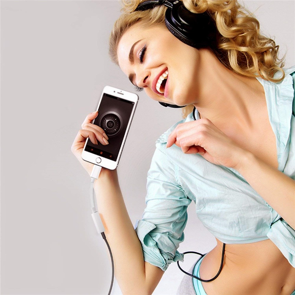 3.5mm Earphone Audio Adapter Cable for iPhone Only Supports iOS 10.2 and below