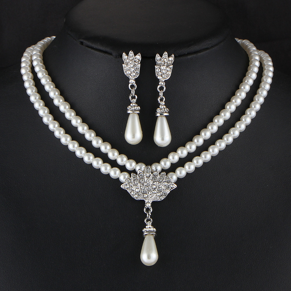 3pcs/Set Women Pearl Necklace With Earrings Eardrops Ladies Pendant Necklaces Collarbone Choker Chain Crystal Iced Diamond Jewelry Luxury Wedding Bridal Bridesmaid Fashion AccessoriesNecklace+Earrings