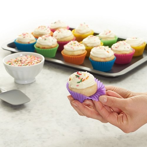 10PCS Reusable and Non-stick Silicone Baking Cups / Cupcake Liners/Muffins Cup Molds