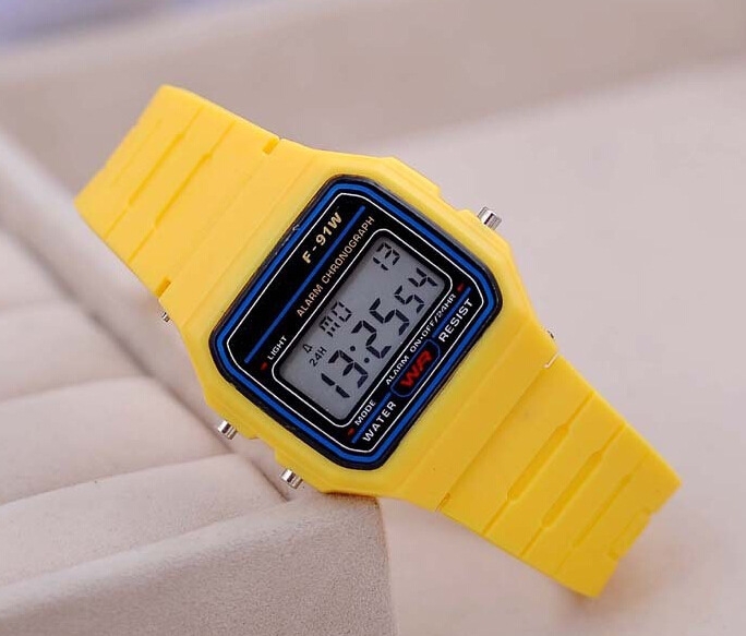 Wholesale and retail Movement Digital Watch Multifunction Ultra Thin Luminous Alarm Clock Child