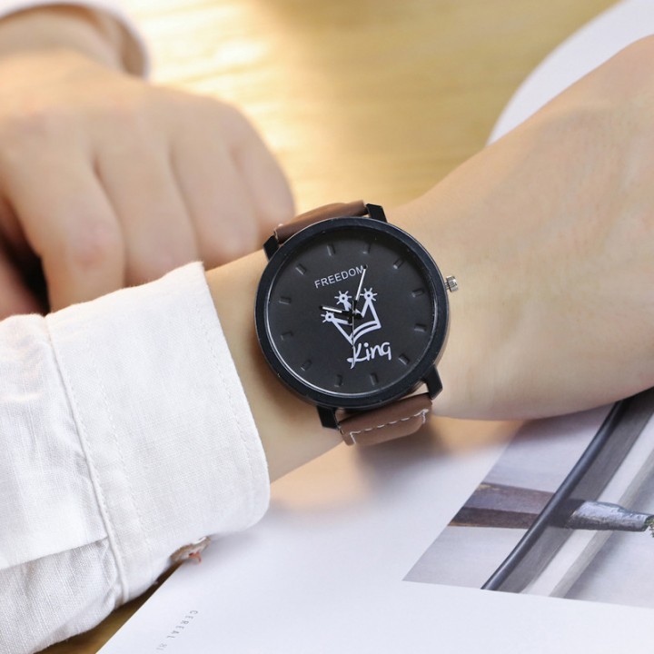 2 pcs /Couples Watch King/Queen Lovers Casual Quartz Watch Couple's Gift smart watchs