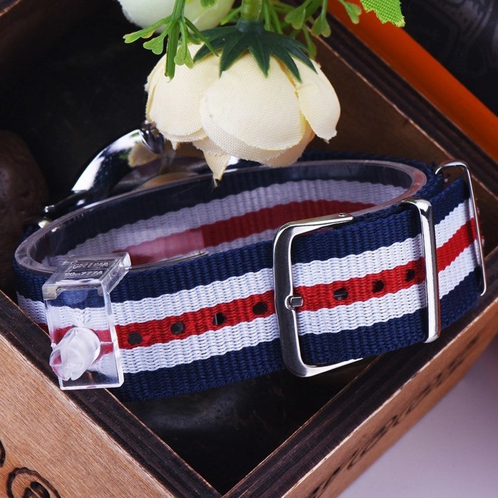 Mens Watch Fashion Casual Quartz Watch Geneva Fabric Nylon Canvas Military Wrist Watch