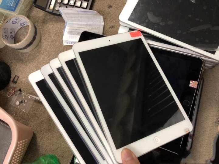 Certified Refurbished ipad mini 3 (2014model) 7.9inches 16GB good battery almost new