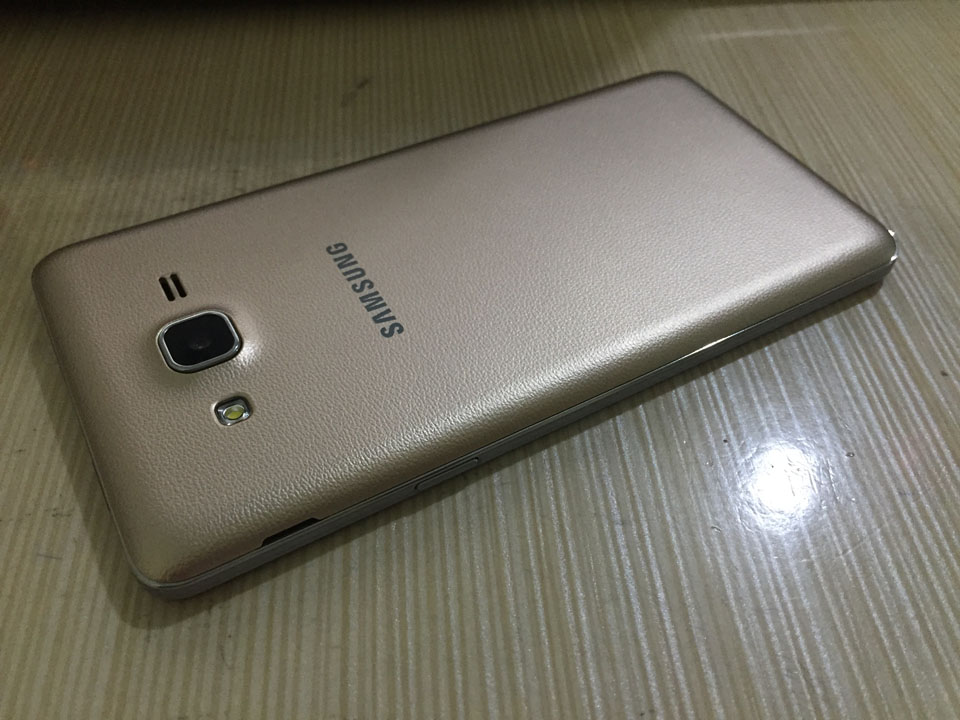 Refurbishedl Samsung Galaxy On7 G6000 Mobile Phone 8GB/16 ROM 1.5 RAM 13MP Camera Quad Core Dual sim