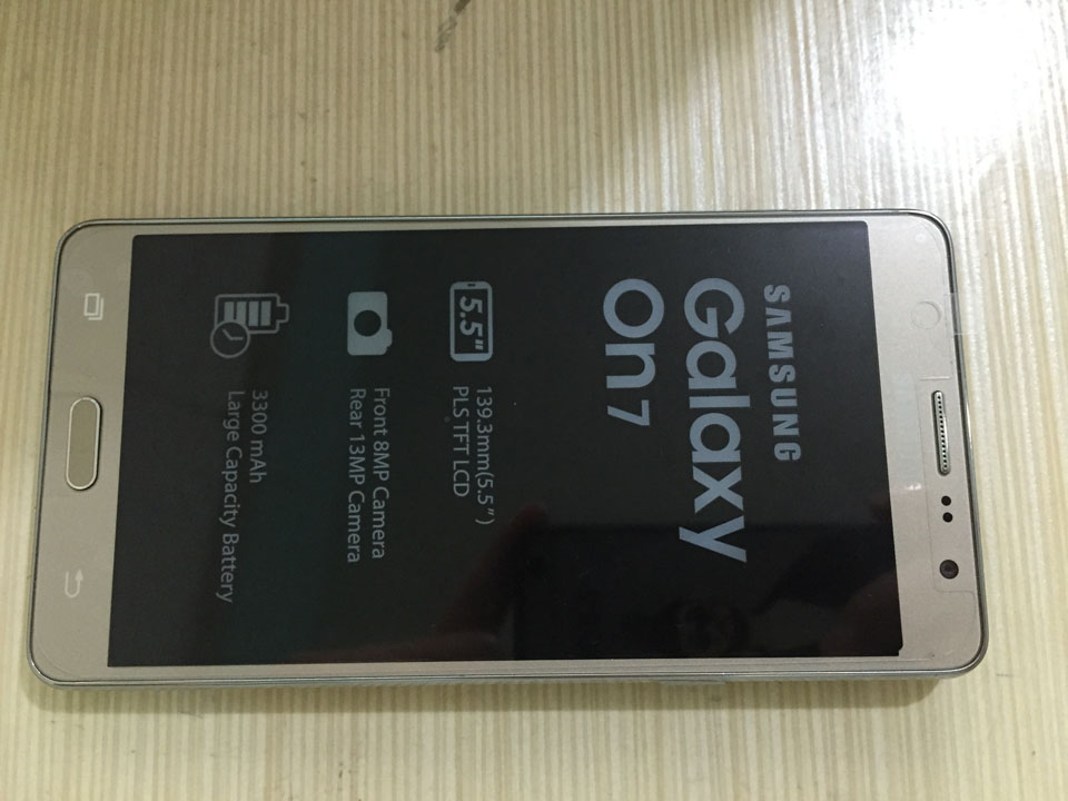 Refurbishedl Samsung Galaxy On7 G6000 Mobile Phone 8GB/16 ROM 1.5 RAM 13MP Camera Quad Core Dual sim