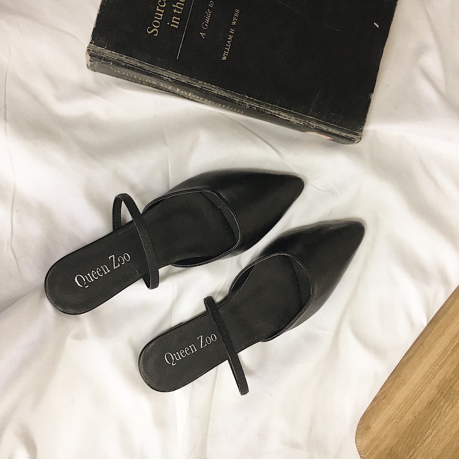 NEW Korean fashion pointed Baotou flat-heeled comfortable half-slippers women shoes slippers