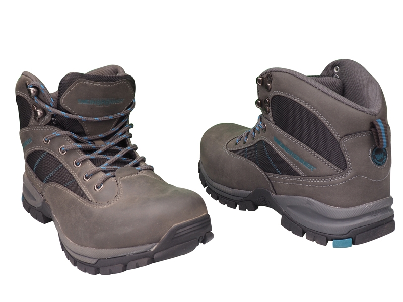 bata trekking shoes