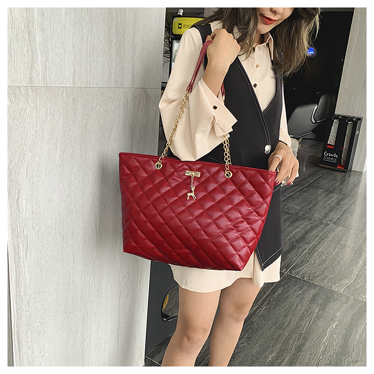 LARAINE New Women&apos;s One Shoulder Messenger Bag Embroidered Thread Chain bag