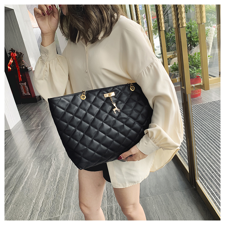 LARAINE New Women&apos;s One Shoulder Messenger Bag Embroidered Thread Chain bag