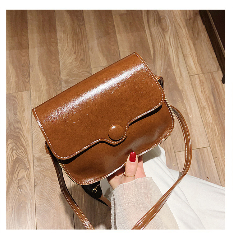 Texture small black bag women's bag messenger bag Korean version simple retro Hong Kong Handbags