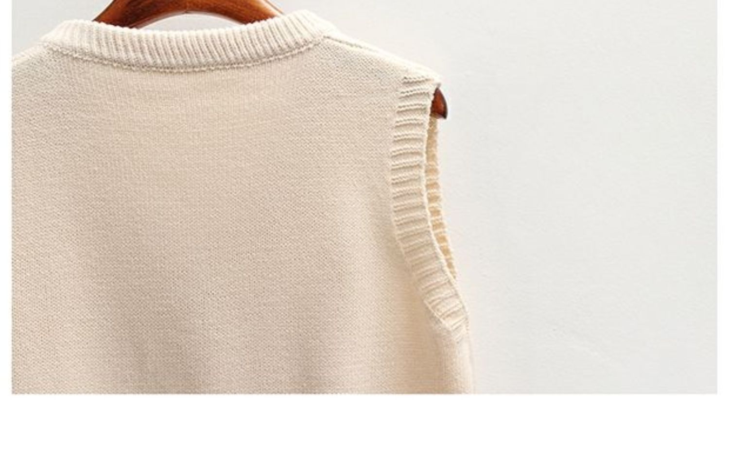 1pcs Women Sweater Vest Spring  Autumn Women Short Loose Knitted Sweater Sleeveless Ladies V-Neck Pullover Tops